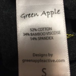 Bundle of 4 women’s Capri Leggings